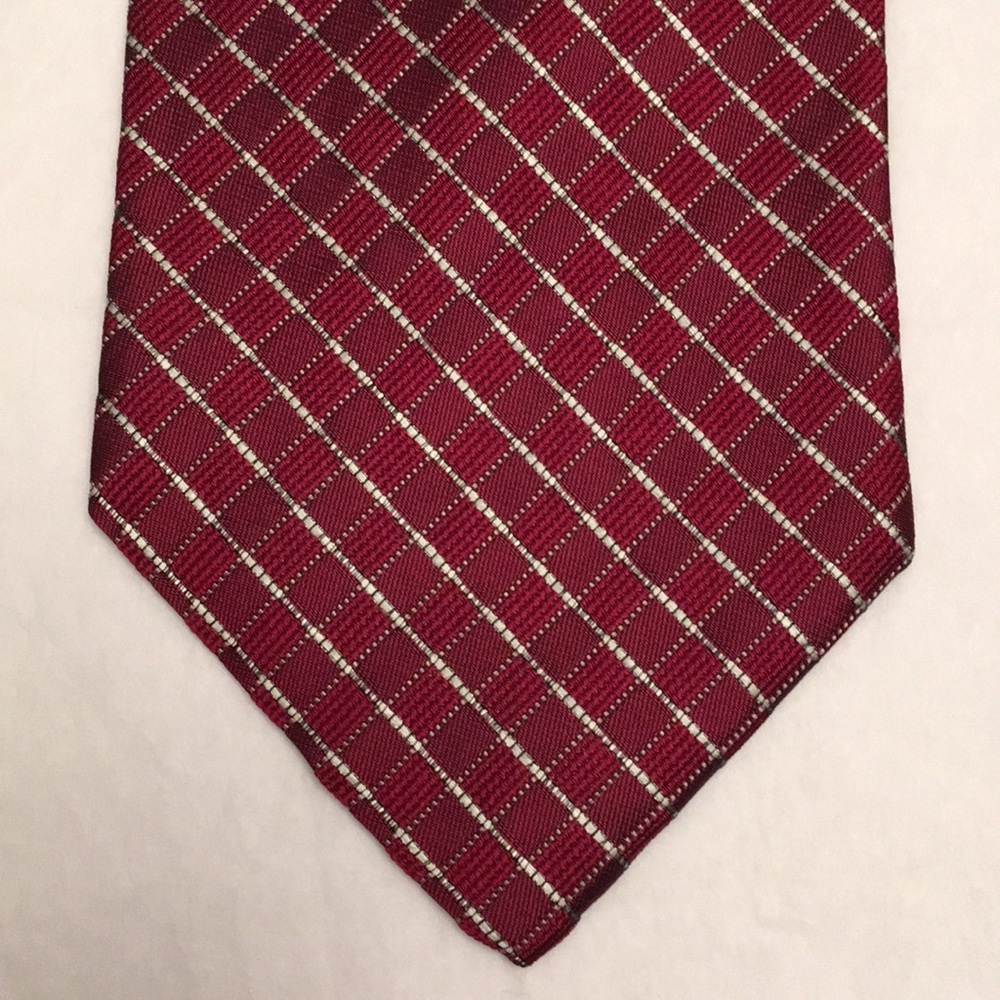 Donna Karan, 100% silk tie. New wo tag